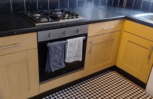 Holbrooks House | Entire 2 Bedroom House with Parking in Coventry, West Midlands