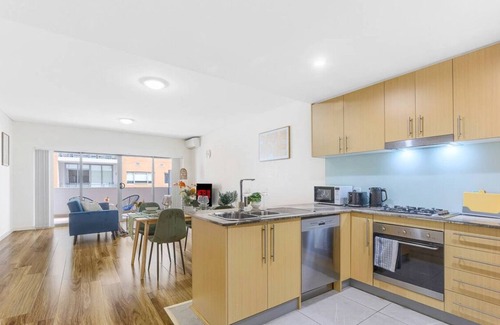 Wolli Creek Apartment | Entire 2 bedroom in the heart of Wolli Creek