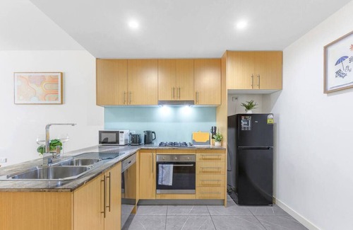 Wolli Creek Apartment | Entire 2 bedroom in the heart of Wolli Creek