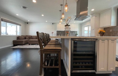 Huntington Beach Villa | Entire 3-bedroom vila with hot tub