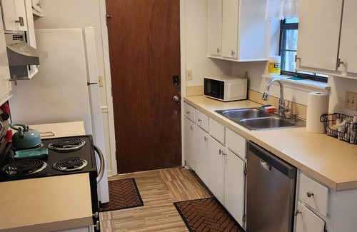 Ladson House | Entire 3-bedroom 2 Bath Home mins from Charleston
