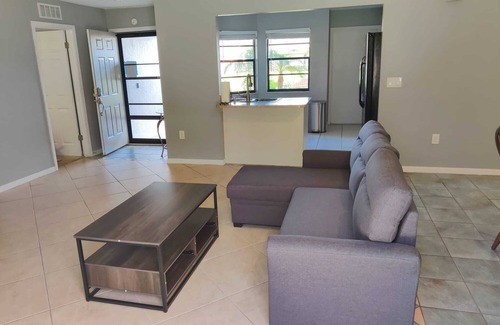 Spring Hill House | Entire 3bd w/large screened POOL - 6 min from Weeki Wachee