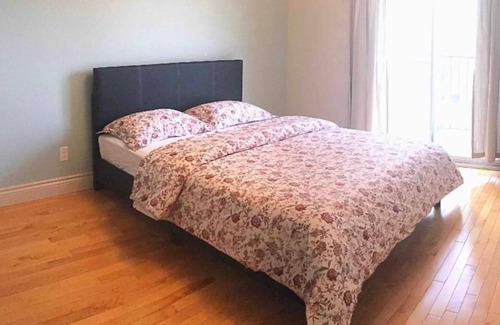 Hull Apartment | Entire 3rd Apartment. Located just a brief commute from downtown Ottawa