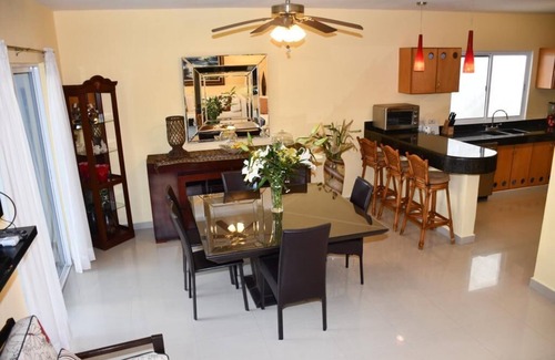 Villa Juarez Villa | Entire 4 Bedroom Villa close to the beach/pool