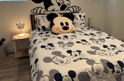 El Monte House | Entire 4BR Magic Mickey Theme House 26mil to Disney & Universal studio/near DTLA