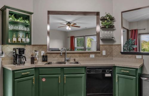 Gwinnett Place House | Entire 4br Private Home I-85 Access Family