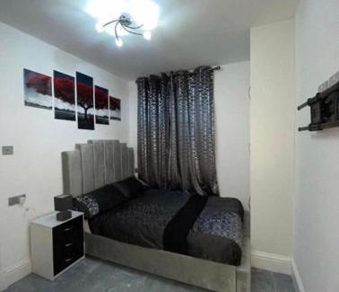 Burnley Apartment | Entire 5 Star Luxury Whalley House Wifi TV Luxury