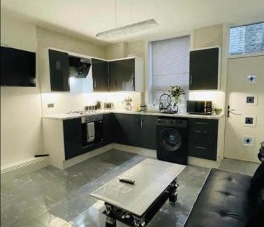 Burnley Apartment | Entire 5 Star Luxury Whalley House Wifi TV Luxury
