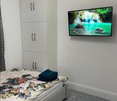 Burnley Apartment | Entire 5 Star Luxury Whalley House Wifi TV Luxury