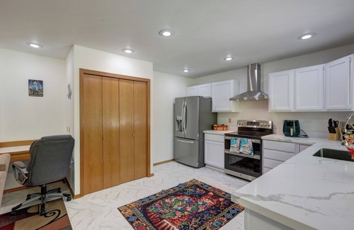 Des Moines House | Entire 5bd home in Des Moines Close Redondo Beach