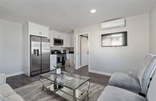 Port Hueneme Apartment | Entire Apartment in Port Hueneme 3 Mins from Beach