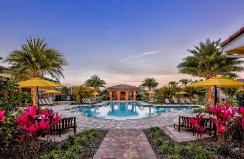 Kissimmee Apartment | Entire Apartment King Bed, Pets Welcome, 15 Min to Parks, Resort-Style Amenities