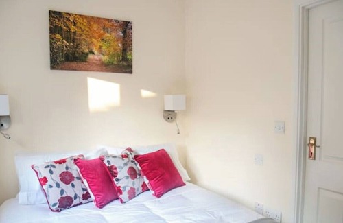 Harrietsham Apartment | Entire apartment, own entrance in quiet area 5 mins from Leeds Castle, Maidstone