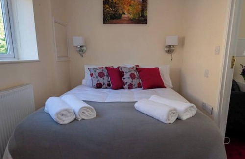 Harrietsham Apartment | Entire apartment, own entrance in quiet area 5 mins from Leeds Castle, Maidstone