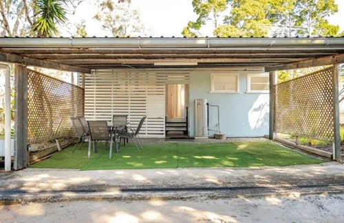 Bongaree House | Entire Beach House on Bribie Island. 1 block from waterfront!