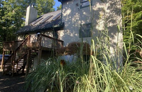 Lake Ariel Ski Chalet | Entire Beautiful House, in The Hideout, Lake Ariel PA