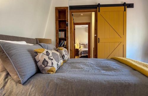 Highlands House | Entire cabin on Lake Sequoyah
