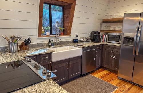 Highlands House | Entire cabin on Lake Sequoyah