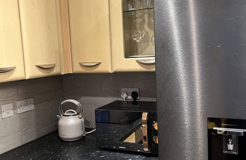 Manchester House | Entire Captivating 2-bed House in Manchester