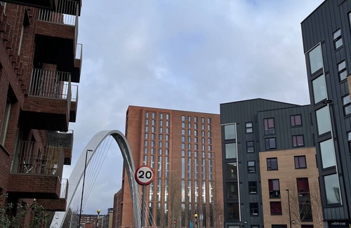 Manchester House | Entire Captivating 2-bed House in Manchester