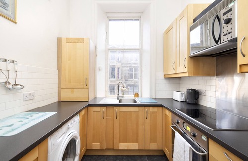 Stockbridge Apartment | Entire Charming 1BR Edinburgh Apt near city centre