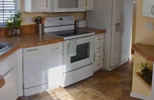 Kissimmee Cottage | Entire Cottage close to Disney, Universal, Airport