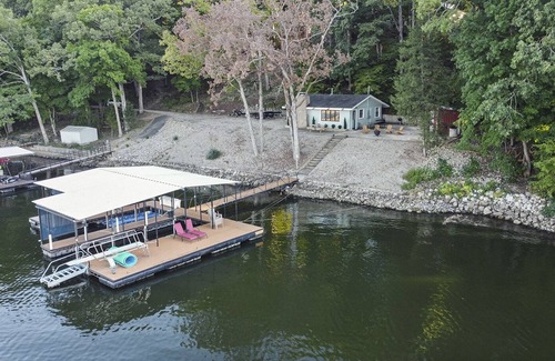Sunrise Beach Cottage | Entire Cottage with Gorgeous Sunset Views