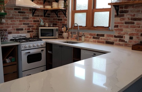 Okanagan-Similkameen House | Entire Cozy Guesthouse w/Hot Tub. In compliance with new BC legislation. n