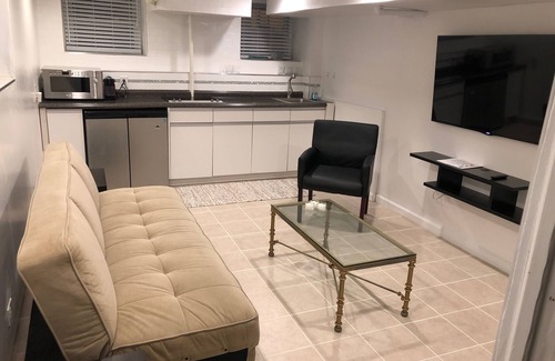West Bronx House | 🏠❤️ Entire Cozy Studio in a Private House ❤️ 🗽