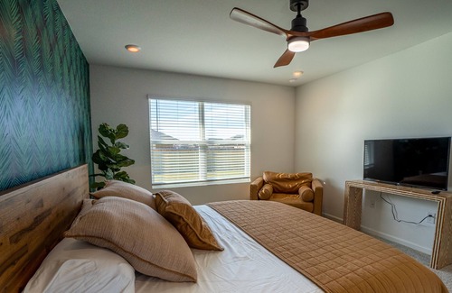 Foley Cottage | Entire Family Home: 5-10 min to beach & owa!