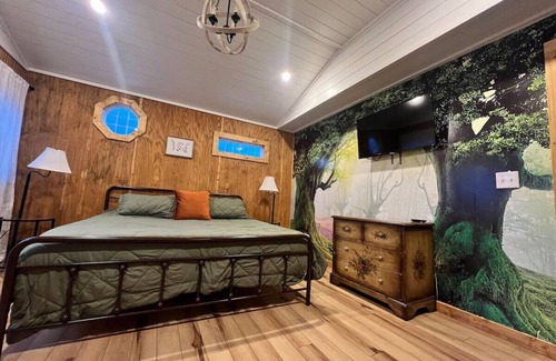 West Newton Cabin | Entire farm 5 homes on 30 acres
