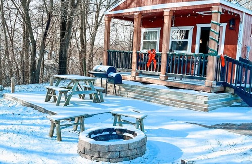 West Newton Cabin | Entire farm 5 homes on 30 acres