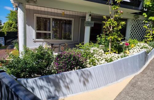 Johnsonville Apartment | Entire ground floor with full-privacy and family-friendly popular to ferry catchers