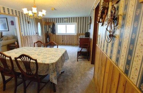 Canandaigua House | Entire Home -30 Day Rental-Steps from Downtown Main Street near Bars &Resuarants