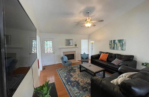 Norcross House | ENTIRE HOME Cozy Quiet 5B Single Family House 1King bed and Yard! 1050