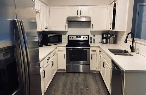 Garland House | Entire Home in Garland Full of Entertainment