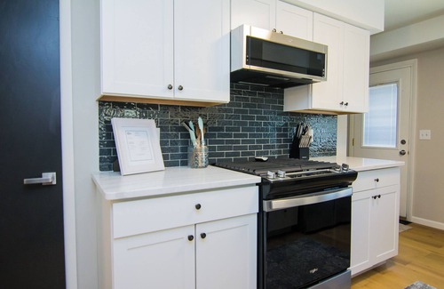 Richfield House | Entire Home in Minneapolis by Airport & Mall of America!