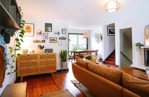Mill Park House | Entire home, quiet neighborhood, large yard