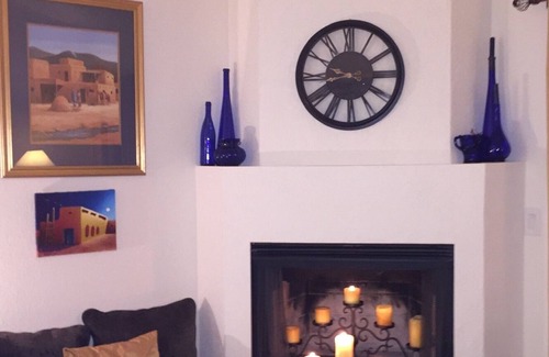 Lake Biltmore Village House | Entire Home, Sleeps 4, Bungalow style in central Phoenix