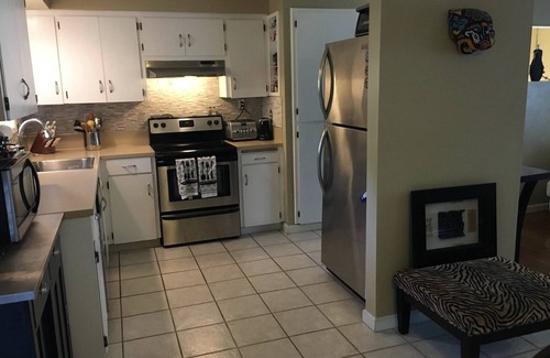 West Linn House | Entire Home West Linn Oregon Wifi TVs Fenced Yard Eateries 20 Min 2 DwtnPortland