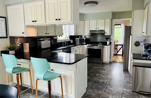 Stormstown House | Entire Home with Hot Tub, only 15 minutes from PSU and State College