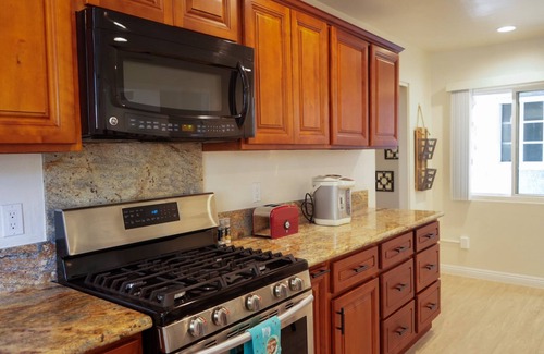 Bonita House | ENTIRE House!~3min to Old Town LaVerne!