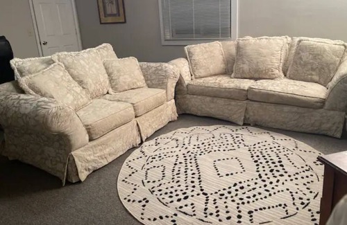 Oxford House | Entire House 4 Bedroom 2 Bath Near Miami U Stadium