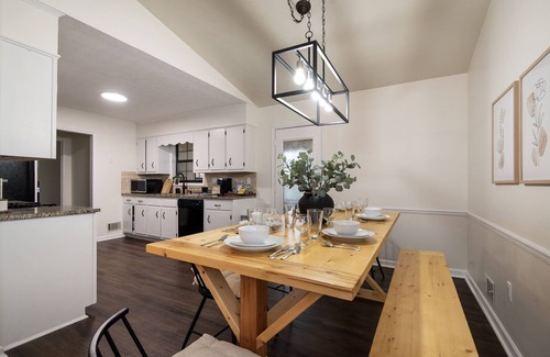 Lawrenceville House | Entire House Family Retreat/Pool Table/Large Deck