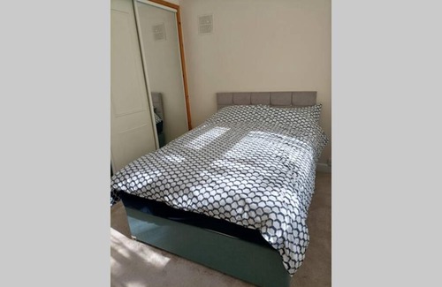 Alverthorpe Apartment | Entire House in a Quiet Residential Area
