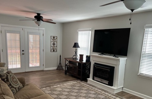 Central House | Entire House in beautiful Clemson Township / Central SC