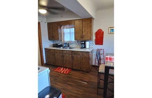 Garfield Heights House | Entire house, quiet street, close to metropark!