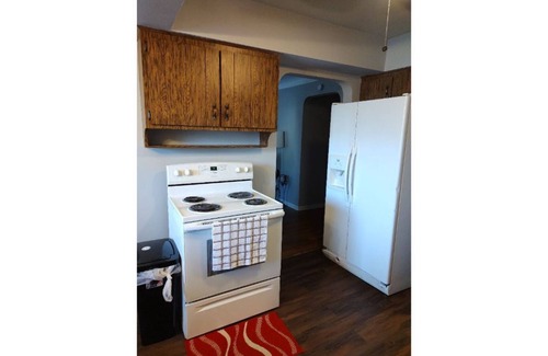 Garfield Heights House | Entire house, quiet street, close to metropark!