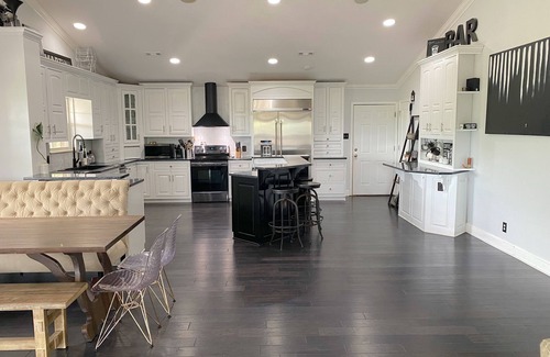 Karns House | Entire House - Top Of The World - Theater/Jacuzzi/Arcade