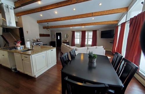 Village of Harrison House | Entire Huge 5-Bedroom 2.5-Bathroom Home!